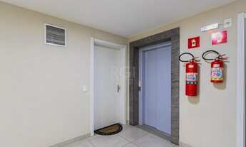 Imagem 2: Porto Alegre - Casa Padrão - Cristal