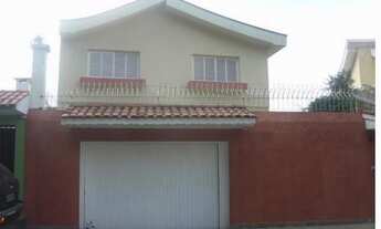 Imagem: Casa com 489 m² de área construída em