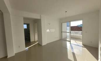 Imagem 2: Apartamento de 02 dormitórios para locação em Santa Maria, sacada com churrasqueira e 01 s