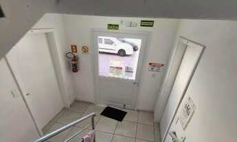 Imagem 7: EMICREI VENDE E ALUGA apartamento dois dormitórios, térreo com pátio e uma vaga de garagem