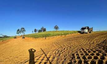 Imagem: Nazaré Paulista) Apenas 3km de estrada