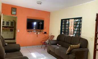 Imagem: Casa com barracão no fundo para venda no