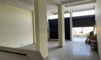 Imagem 2: Loja disponível para venda ou locação, 48 m2, bem localizado em piso térreo de condomínio