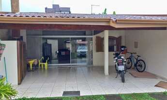 Imagem 3: Ubatuba, centro, ampla casa com piscina