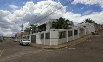 Imagem: Casa com 4 dormitórios à venda em Varginha