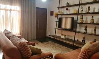 Imagem 3: Ampla e Aconchegante Casa à Venda no Jardim Universo