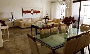 Imagem 2: Apartamento para venda possui 236 metros quadrados com 4 quartos