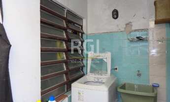 Imagem 4: Ótima casa de 3 dormitórios sendo 1 suíte com closet, lareira e 3 vagas de garagem, no bai