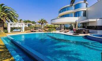 Imagem 2: Aluguel de Temporada e Venda! Mansão faraônica, em frente ao mar