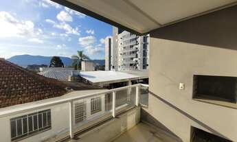 Imagem 5: Apartamento de 02 dormitórios para locação em Santa Maria, sacada com churrasqueira e 01 s