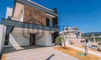 Imagem: Casa com 3 suítes, sendo 1 suíte Master