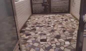 Imagem 2: Casa com 1 dormitório e 1 vaga à venda por R$ 300.000 - Marapé - Santos/SP