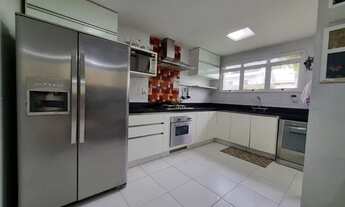 Imagem 4: Casa para venda com 220 metros quadrados com 4 quartos