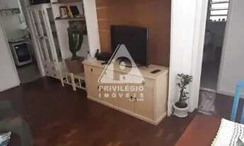 Imagem 2: Ótimo apto de 2 quartos com vaga no Bairro Peixoto