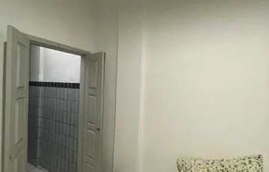 Imagem 5: Casa em frente à praça camerindo