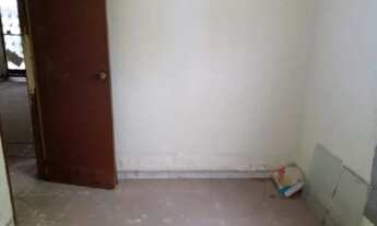 Imagem 3: Residência precisando de reforma, sala, 02 quarto, cozinha, banheiro, quintal