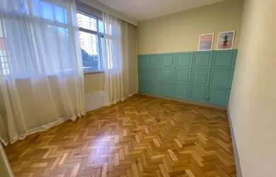 Imagem 6: EXCELENTE APARTAMENTO TODO REFORMADO NA QUADRA DA PRAIA - 3 QUARTOS COM 3 SUÍTES E 1 VAGA