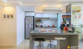 Imagem 7: Apartamento para venda com 63 metros quadrados com 2 quartos em Passo da Areia - Porto Ale