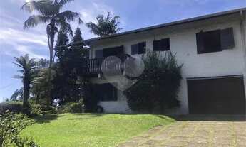 Imagem 5: Casa com 04 suítes, sala, cozinha, 05 banheiros, piscina , churrasqueira e garagem