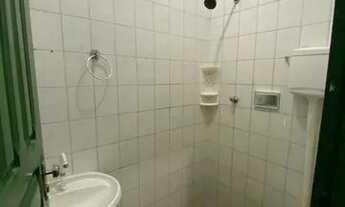 Imagem 6: Casa espaçosa com 2 quartos sendo uma suíte e quintal