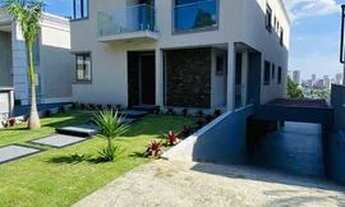 Imagem 3: Casa à Venda em Condomínio com 4 Quartos e 6 banheiros sendo 578m²