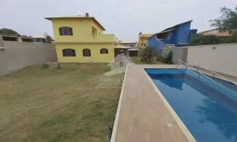 Imagem: Casa à venda de 3 quartos, 203m², em terreno