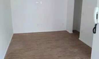 Imagem 2: 1 dormitório, sala, banheiro, cozinha e área de serviço. Possui ar condicionado