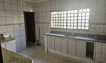 Imagem 7: Casa para venda possui 186 metros quadrados com 4 quartos em Alto da Boa Vista - Itumbiara