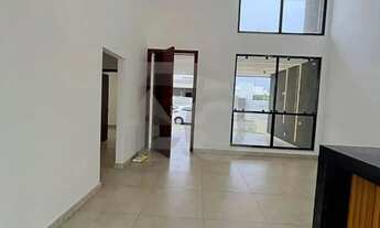 Imagem 2: Maluí Residence Casa com Varanda Integrada e 2 Vagas de Garagem