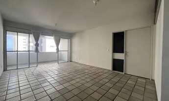 Imagem 2: Apartamento a poucos metros da praia com 187m², 4 quartos e 2 vagas de garagem