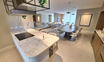 Imagem 2: Hugo Lange, Apto Country Club, Mobiliado, 162m² privativos, 3 suítes e 3 vagas, à venda