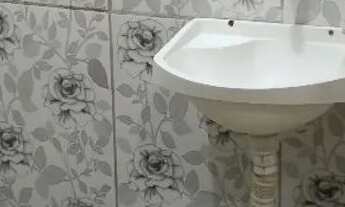 Imagem 4: Kitnet pequeno mobiliado 750 água luz e Internet já incluídos nesse valor