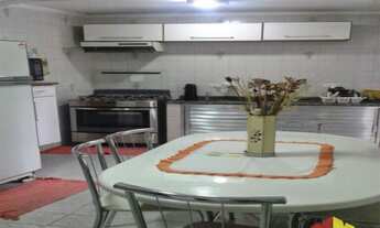 Imagem 5: Sobrado de 240 metros com 2 dormitórios, 3 vagas. Próximo de comercial em geral