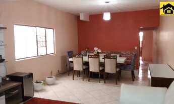 Imagem 4: Casa espaçosa com 4 dormitórios e ótima localização. Agende sua visita