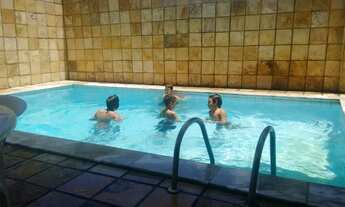 Imagem 2: Alugo Apartamento Cobertura com 5 Qrts sendo 2 Suítes Em Casa Caiada