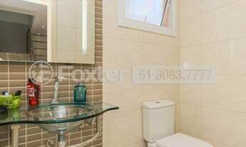 Imagem 5: Sobrado para venda possui 250 metros quadrados com 4 quartos em Mário Quintana - Porto Ale