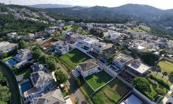 Imagem 6: Casa para aluguel possui 310 metros quadrados com 5 quartos em Alphaville - Santana de Par