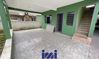 Imagem 2: Sobrado com frente pra rua asfaltada