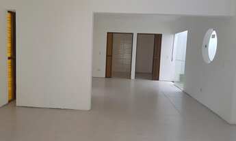 Imagem 2: Casa para aluguel possui 250 metros quadrados com 4 quartos