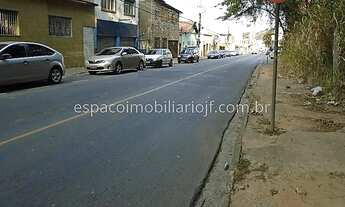 Imagem 2: Casa com 4 Quartos e 2 Banheiros, à venda no bairro Fábrica, Juiz de Fora - MG