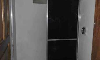 Imagem 5: Casa com 01 dormitório, sala, cozinha, banheiro e área de serviço - sem vaga de garagem. T