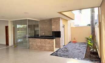 Imagem 4: Casa de condomínio térrea para aluguel possui 180 metros quadrados com 3 quartos