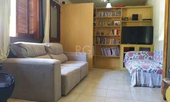 Imagem 2: Casa 2 pavimentos (estilo sobrado), com 2 dormitórios e 2 vagas, no bairro Partenon, em Po