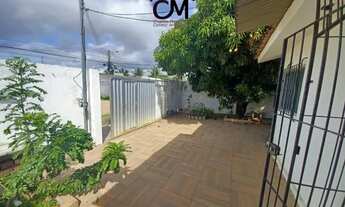 Imagem 4: Casa com ótimo quintal e garagem