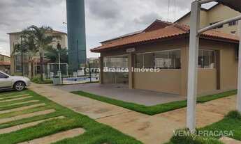 Imagem 2: Apartamento com 2 Quartos para Alugar por R$ 900/mês<br><br>