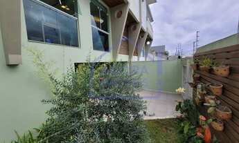 Imagem 2: Ótima casa de 3 dormitórios com suíte e 4 vagas de garagem em coqueiros Florianópolis - SC