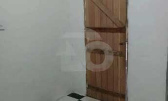 Imagem 2: Imóvel no Albano Franco com Cozinha Ampla, Quintal e Venda à Vista