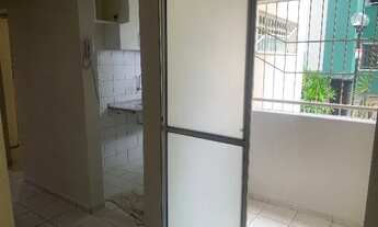 Imagem 3: Apto c/ 3/4 varanda, sala ampla, cozinha, área de serviço, banheiro amplo, térreo, coberta