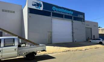 Imagem 3: Galpão à Venda com Escritório 450m² Próximo à BR-153