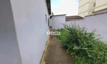 Imagem 2: Casa MOBILIADA tipo pensionato muito próxima da UFU com 2 vgs, 8 quartos, 4 banheiros, pis